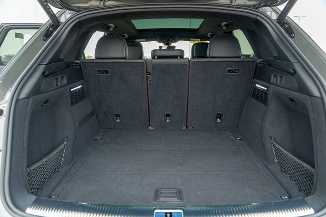 Photo of 2024 Daytona Gray Pearl Effect Audi SQ5