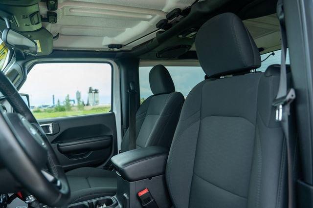 Photo of 2020 Bright White Clearcoat Jeep Wrangler