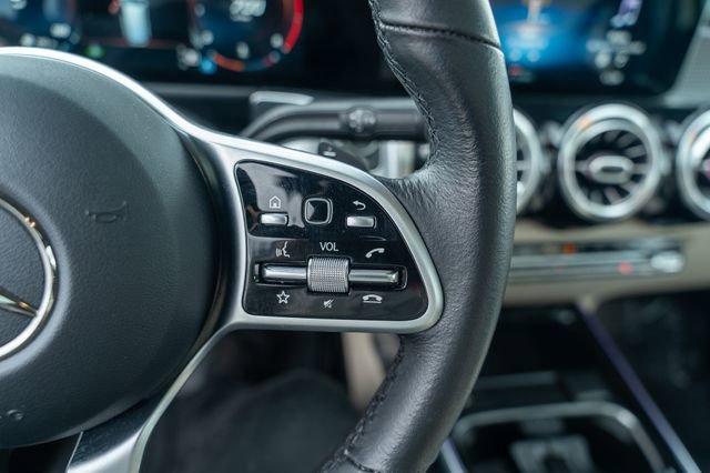 Photo of 2021 Polar White Mercedes-Benz GLB 250