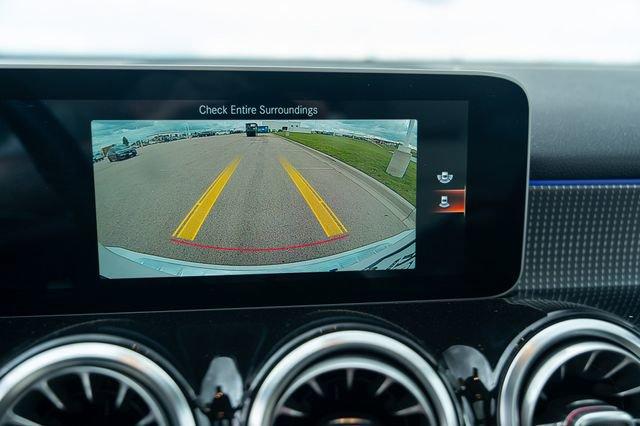 Photo of 2021 Polar White Mercedes-Benz GLB 250