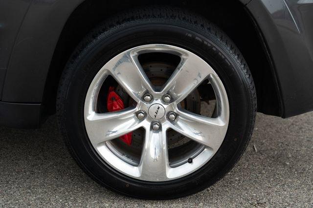 Photo of 2017 Granite Crystal Metallic Clearcoat Jeep Grand Cherokee