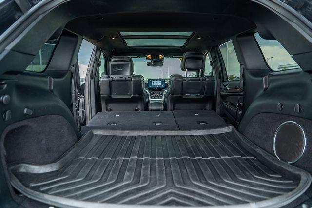 Photo of 2017 Granite Crystal Metallic Clearcoat Jeep Grand Cherokee
