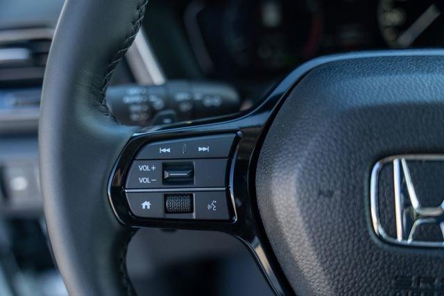 Photo of 2025 Platinum White Pearl Honda Pilot