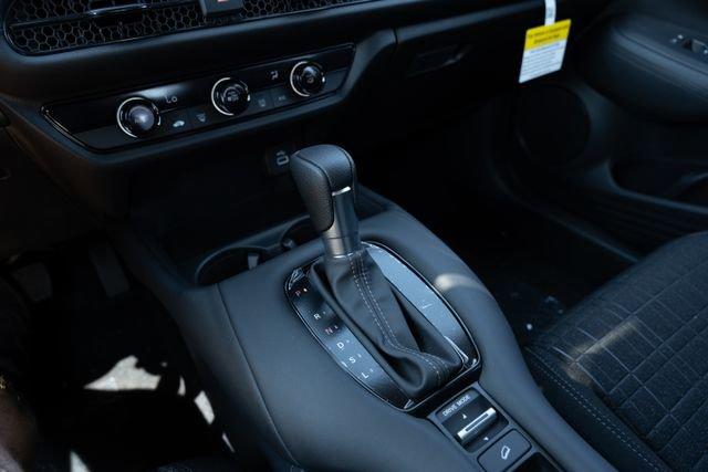 Photo of 2026 Platinum White Pearl Honda HR-V