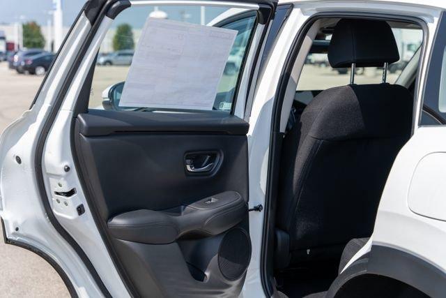 Photo of 2026 Platinum White Pearl Honda HR-V