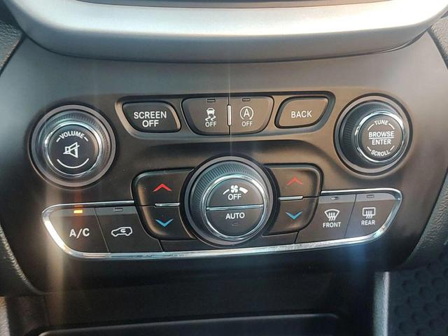 Photo of 2017 GRANITE CRYSTAL METALLIC Jeep Cherokee