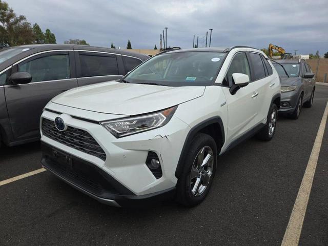Photo of 2020 Blizzard Pearl Toyota RAV4 Hybrid