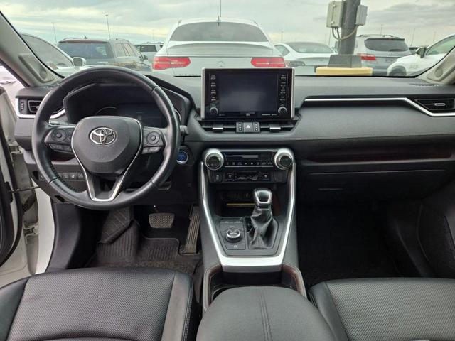 Photo of 2020 Blizzard Pearl Toyota RAV4 Hybrid