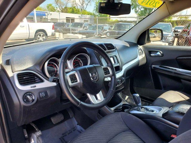 Photo of 2014 Granite Crystal Metallic Clearcoat Dodge Journey