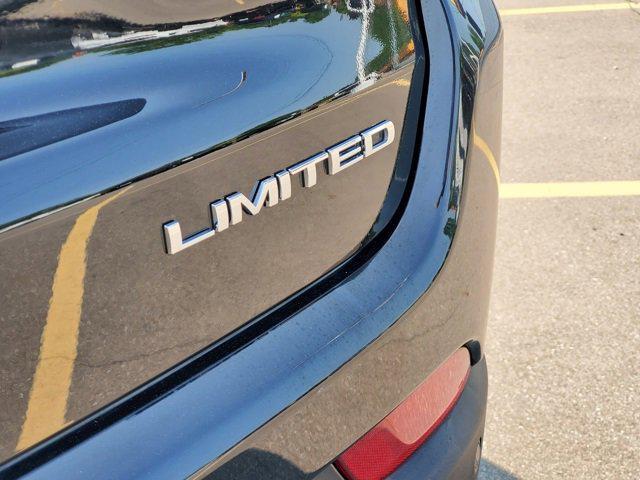 Photo of 2024 Diamond Black Crystal Pearlcoat Jeep Compass