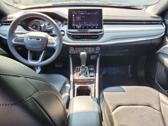 Photo of 2024 Diamond Black Crystal Pearlcoat Jeep Compass