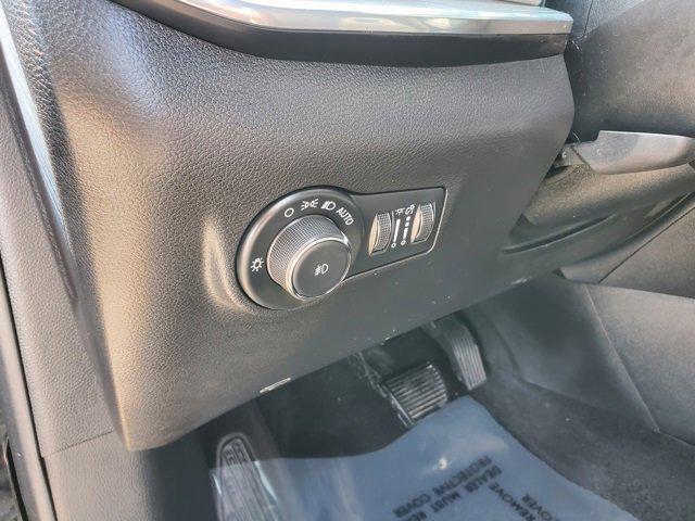 Photo of 2024 Diamond Black Crystal Pearlcoat Jeep Compass