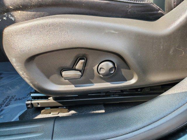 Photo of 2024 Diamond Black Crystal Pearlcoat Jeep Compass