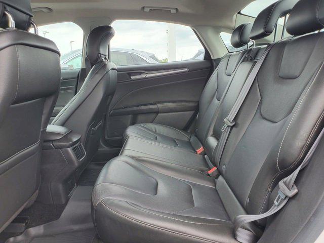 Photo of 2019 White Gold Ford Fusion