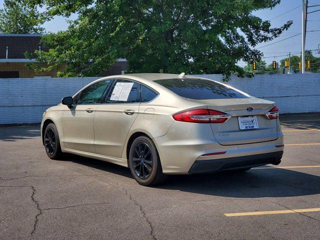 Photo of 2019 White Gold Ford Fusion