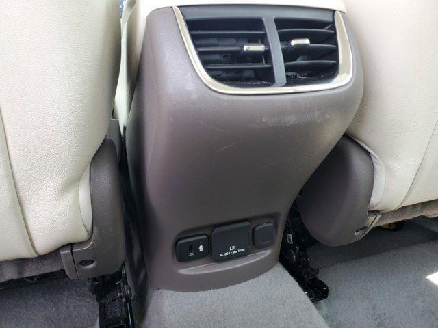Photo of 2019 White Gold Ford Fusion