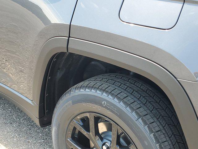 Photo of 2025 Baltic Gray Metallic Clearcoat Jeep Grand Cherokee