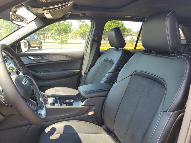 Photo of 2025 Baltic Gray Metallic Clearcoat Jeep Grand Cherokee