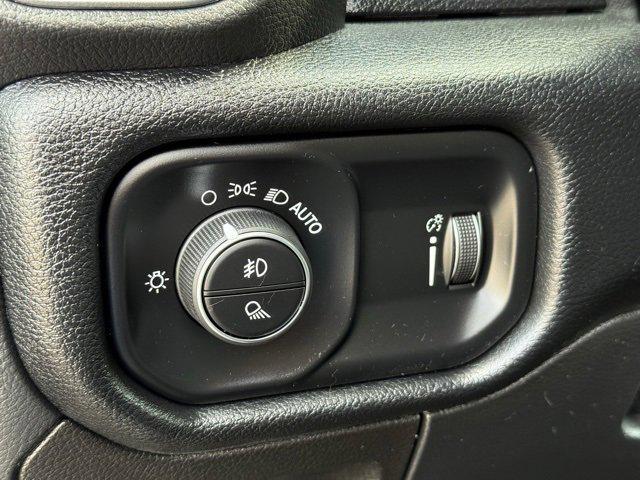 Photo of 2022 Diamond Black Crystal Pearlcoat RAM 1500
