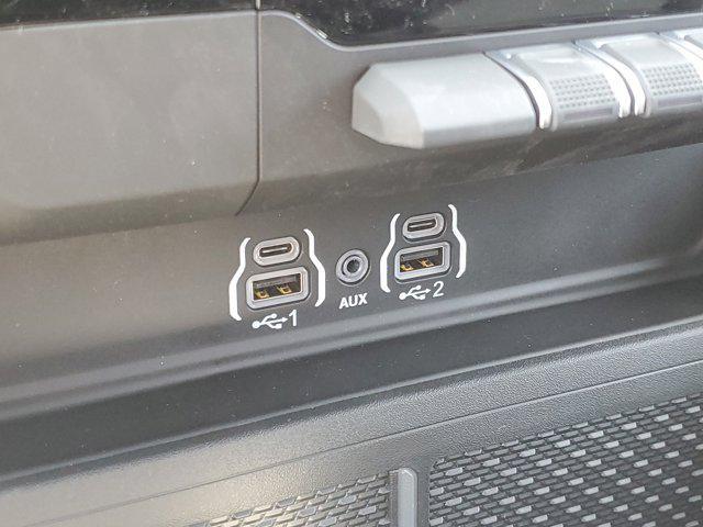 Photo of 2025 Granite Crystal Metallic Clearcoat RAM 1500