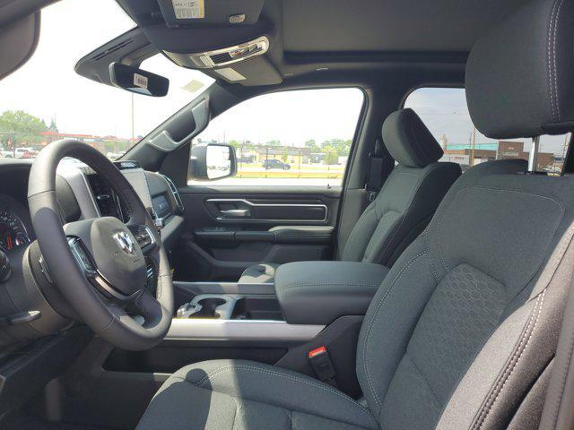 Photo of 2025 Granite Crystal Metallic Clearcoat RAM 1500