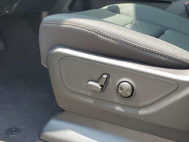 Photo of 2025 Granite Crystal Metallic Clearcoat RAM 1500