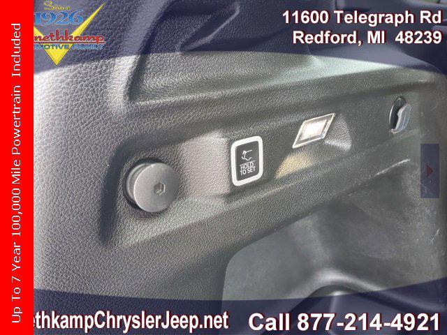 Photo of 2023 Bright White Clearcoat Jeep Grand Cherokee L