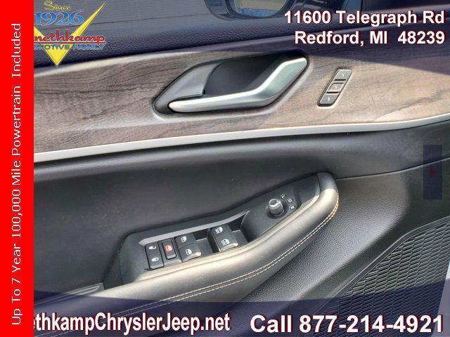 Photo of 2023 Bright White Clearcoat Jeep Grand Cherokee L