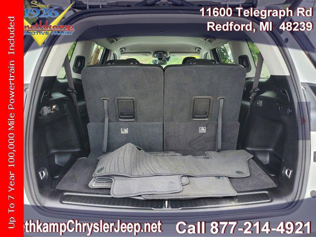Photo of 2023 Bright White Clearcoat Jeep Grand Cherokee L