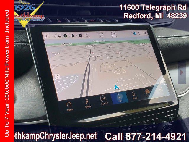 Photo of 2023 Bright White Clearcoat Jeep Grand Cherokee L