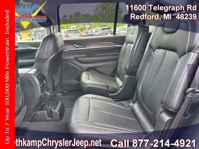 Photo of 2023 Bright White Clearcoat Jeep Grand Cherokee L