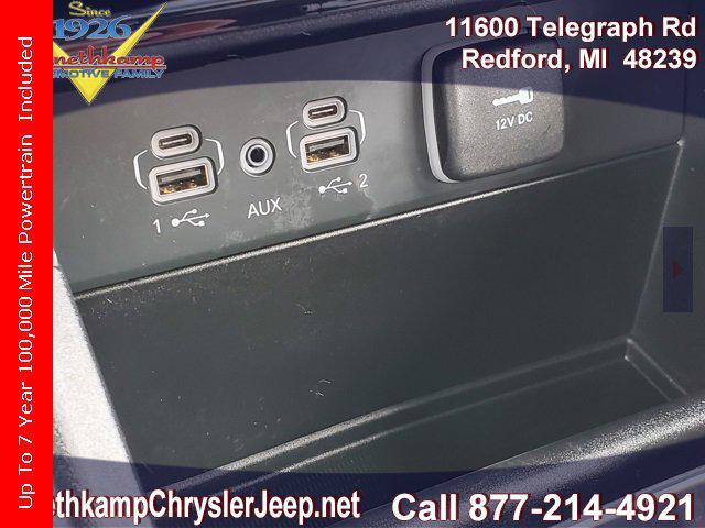 Photo of 2023 Bright White Clearcoat Jeep Grand Cherokee L
