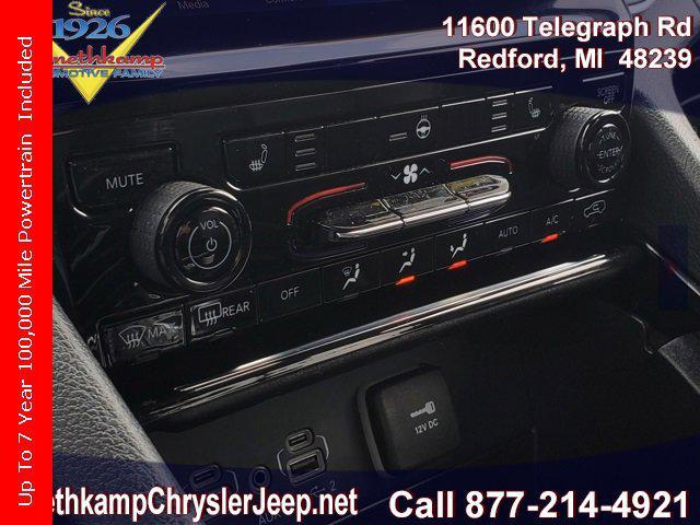 Photo of 2023 Bright White Clearcoat Jeep Grand Cherokee L