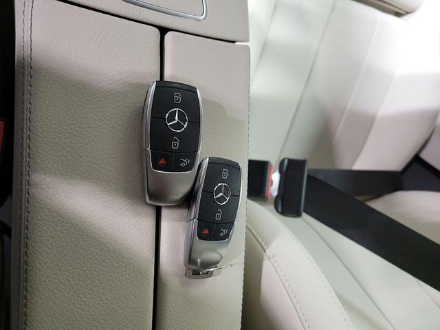 Photo of 2022 White Mercedes-Benz GLB 250