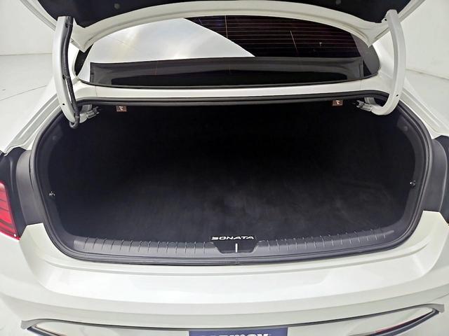 Photo of 2020 White Hyundai SONATA