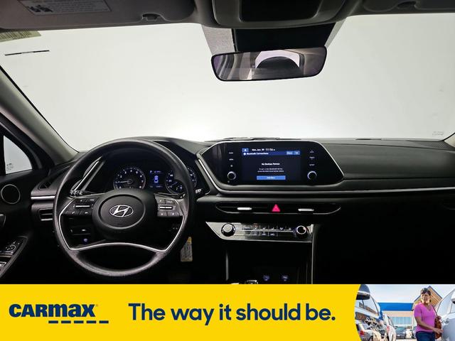 Photo of 2020 White Hyundai SONATA