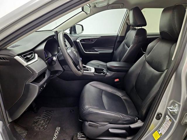 Photo of 2020 Silver Toyota RAV4