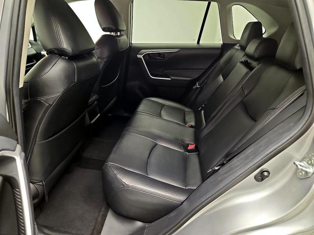 Photo of 2020 Silver Toyota RAV4