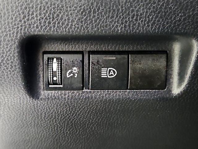 Photo of 2020 Silver Toyota RAV4