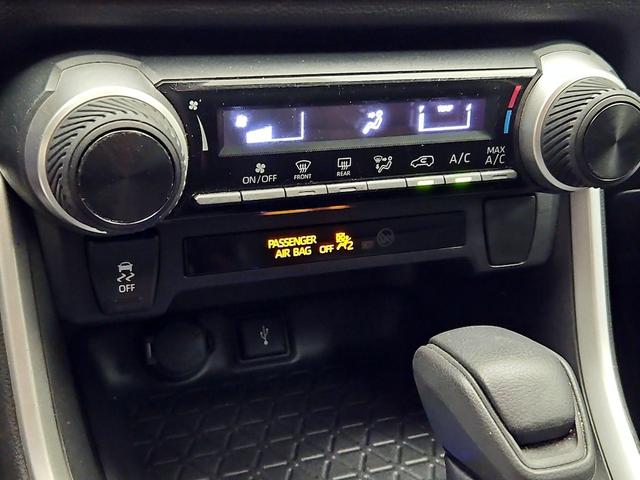 Photo of 2020 Silver Toyota RAV4