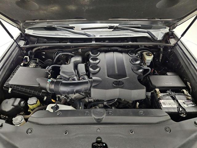 Photo of 2016 Gray Toyota 4Runner