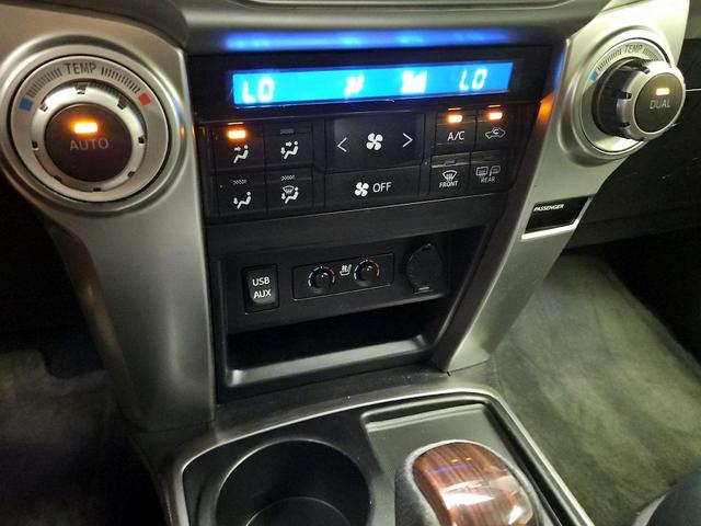 Photo of 2016 Gray Toyota 4Runner