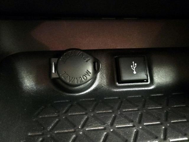 Photo of 2020 White Toyota RAV4