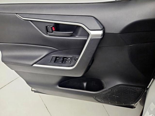 Photo of 2020 White Toyota RAV4