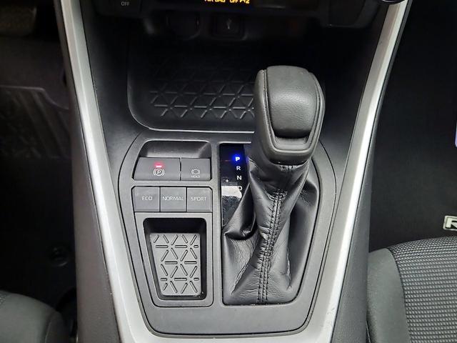 Photo of 2020 White Toyota RAV4