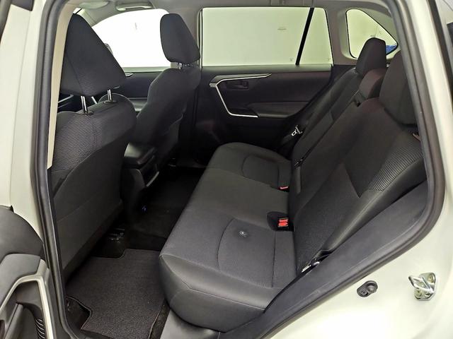 Photo of 2020 White Toyota RAV4