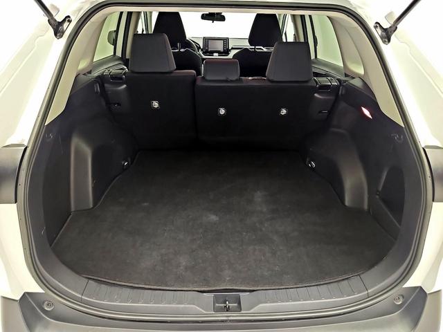Photo of 2020 White Toyota RAV4