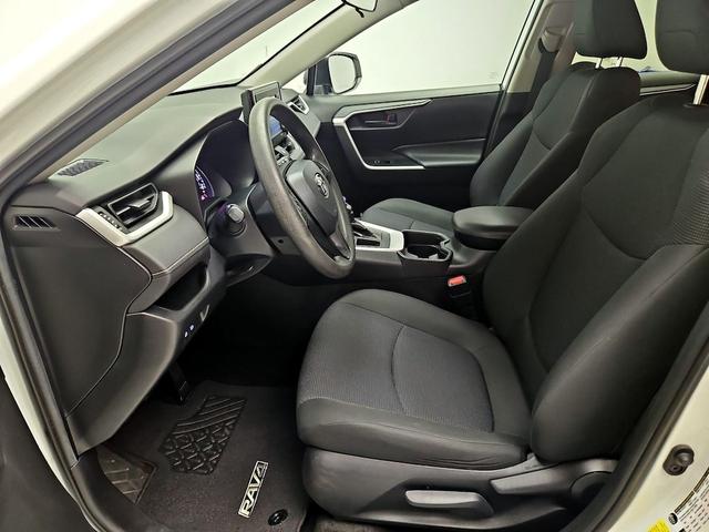 Photo of 2020 White Toyota RAV4