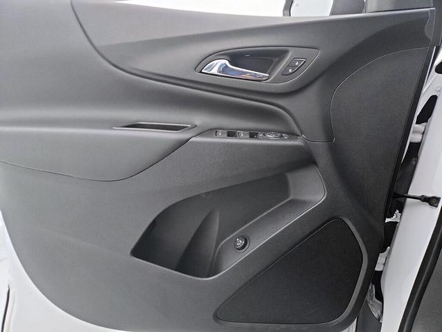 Photo of 2023 White Chevrolet Equinox