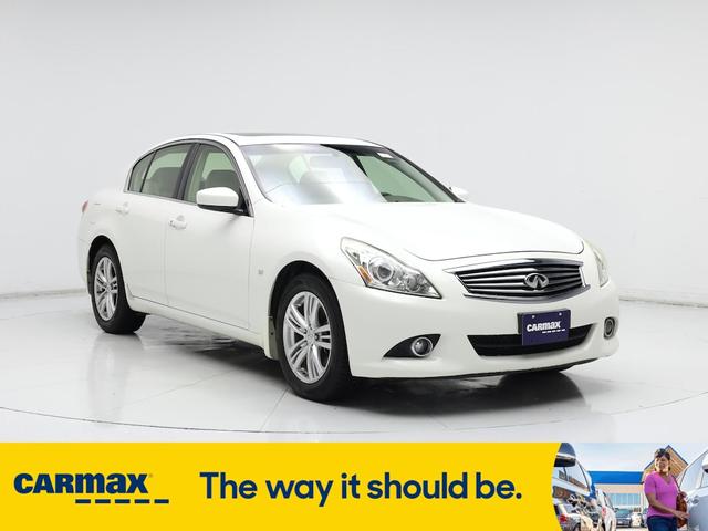 2015 Infiniti Q40